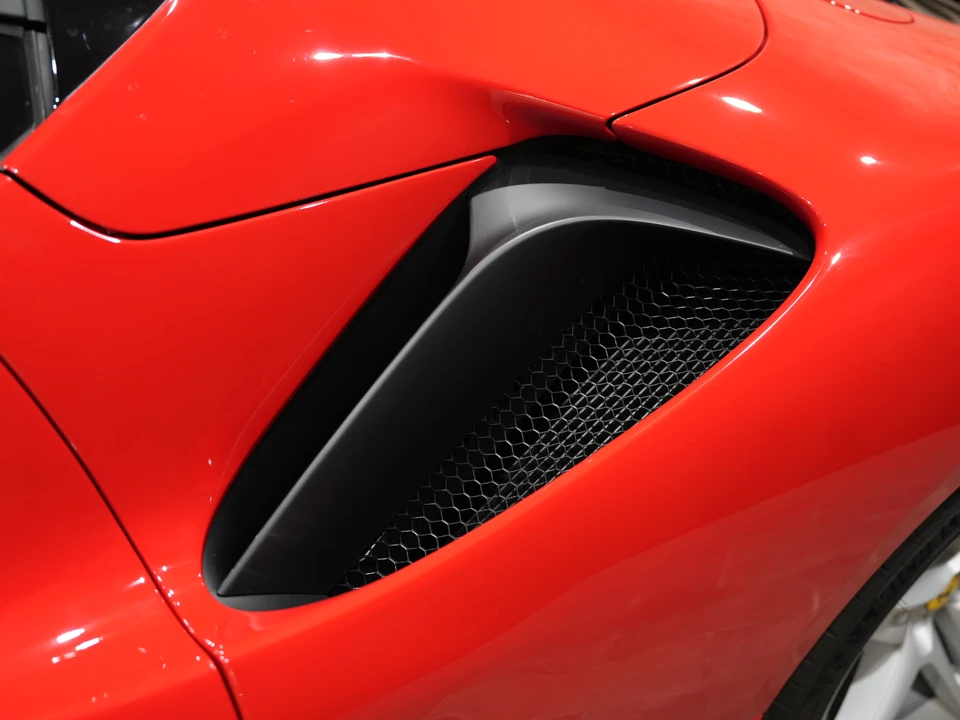 2025 Ferrari SF90 Spider - Image 27 of 31