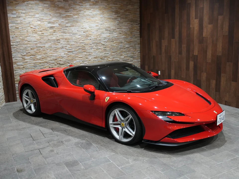 2025 Ferrari SF90 Spider - Image 11 of 31