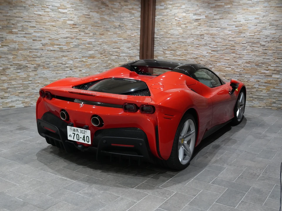 2025 Ferrari SF90 Spider - Image 12 of 31