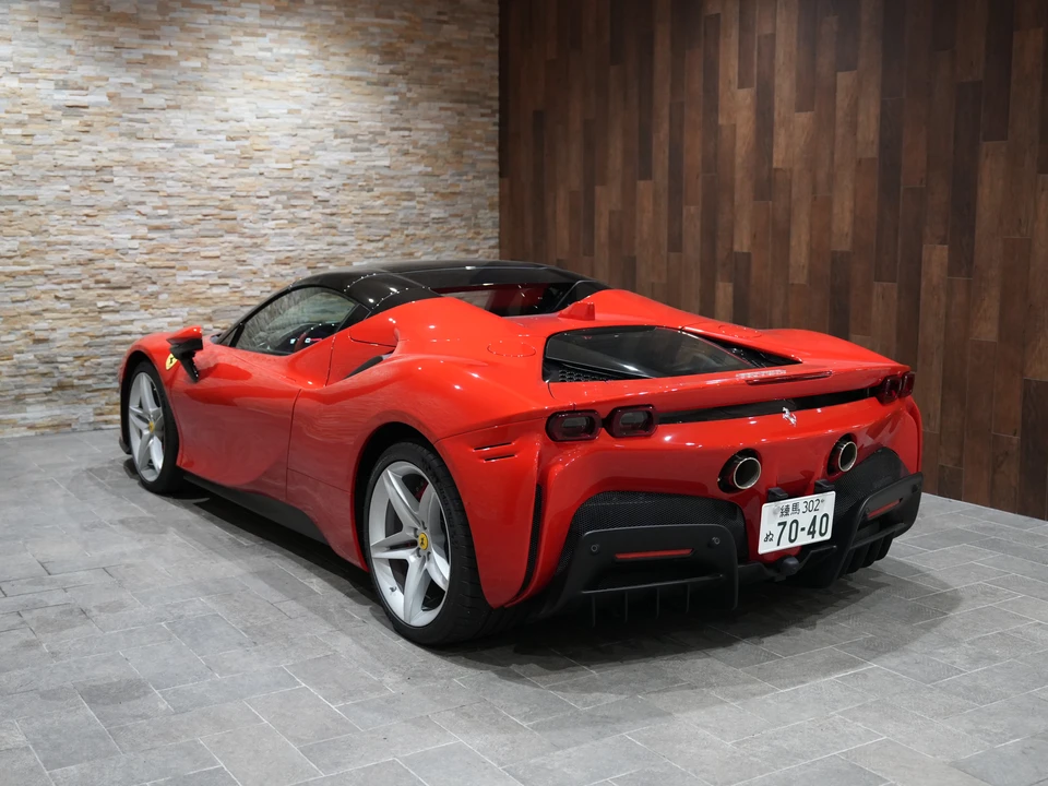 2025 Ferrari SF90 Spider - Image 13 of 31