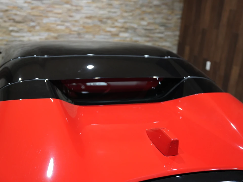 2025 Ferrari SF90 Spider - Image 29 of 31