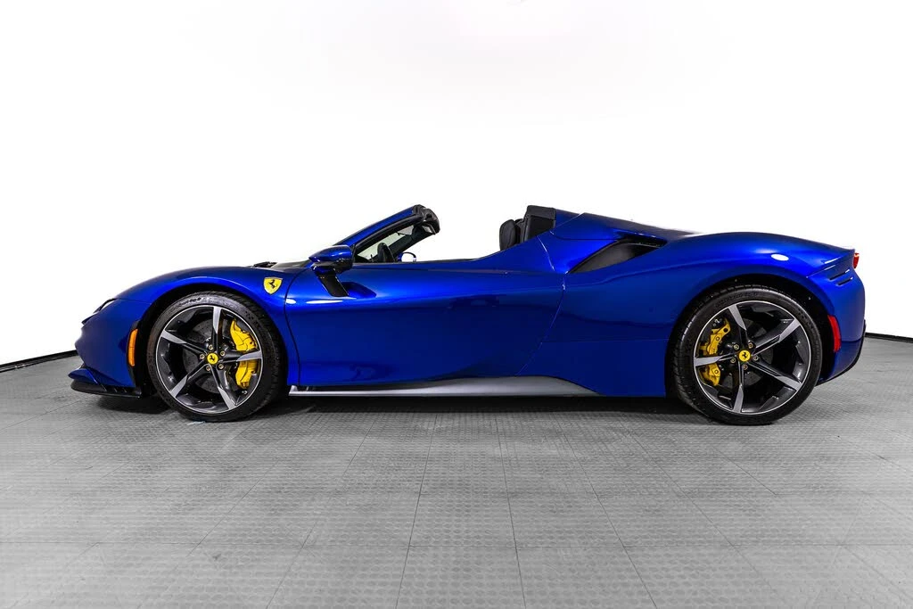 2025 Ferrari SF90 Spider - Image 4 of 31