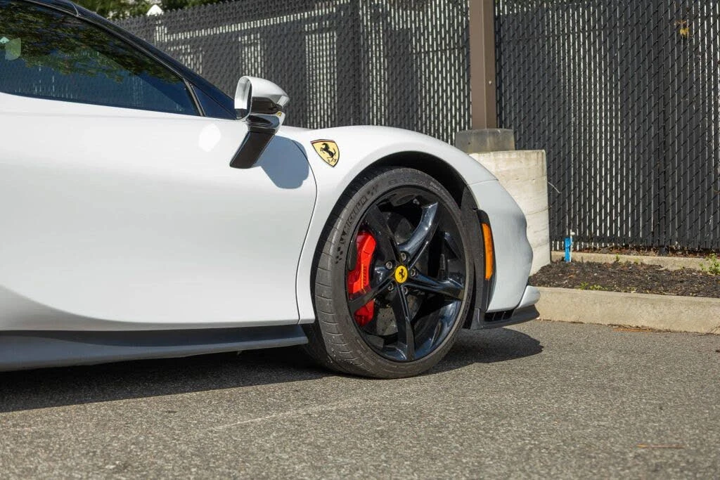 2025 Ferrari SF90 Spider - Image 19 of 31
