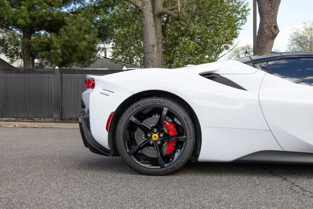 2025 Ferrari SF90 Spider - Image 26 of 31