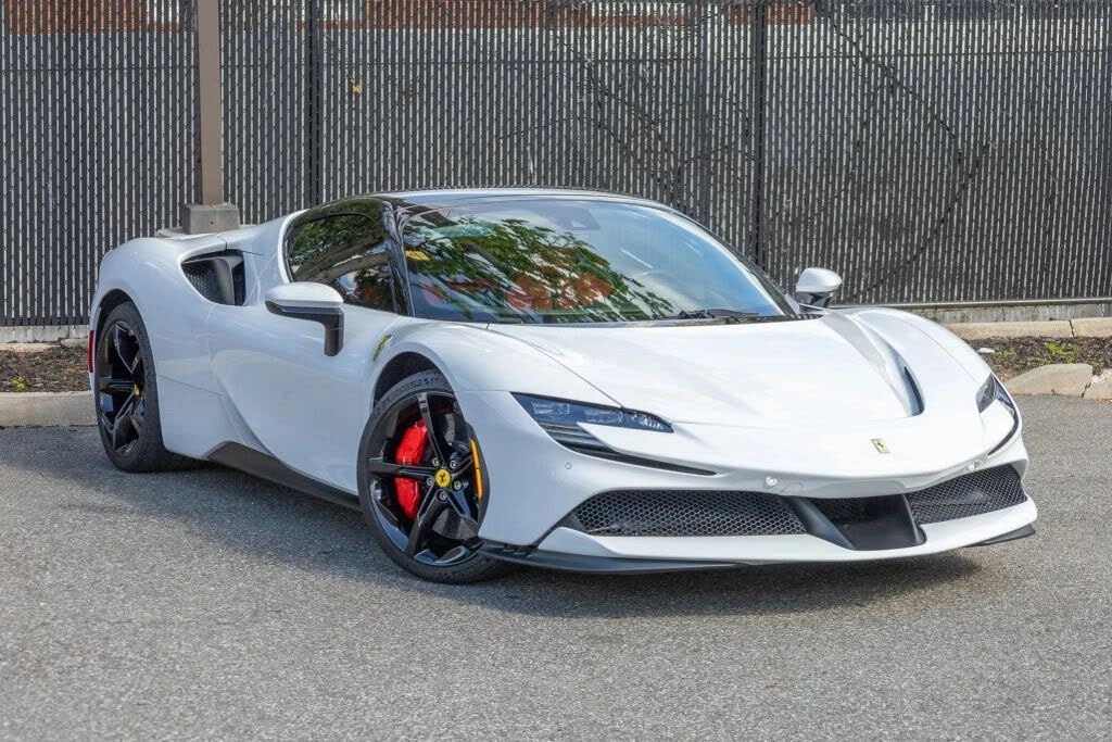 2025 Ferrari SF90 Spider - Image 9 of 31