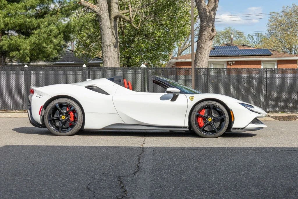 2025 Ferrari SF90 Spider - Image 25 of 31