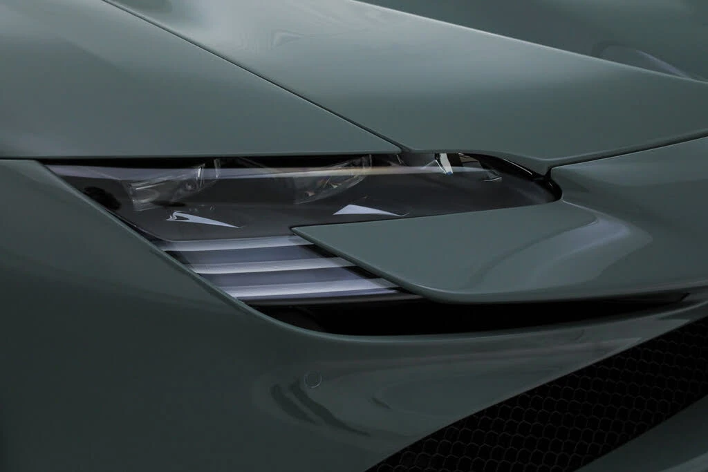 2025 Ferrari SF90 Spider - Image 29 of 31