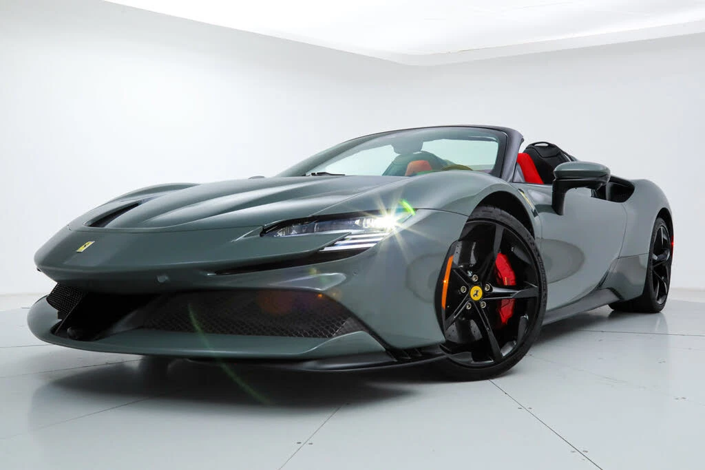 2025 Ferrari SF90 Spider - Image 14 of 31