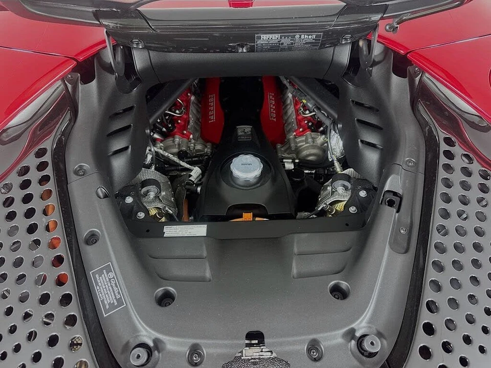 2025 Ferrari SF90 Spider - Image 29 of 31