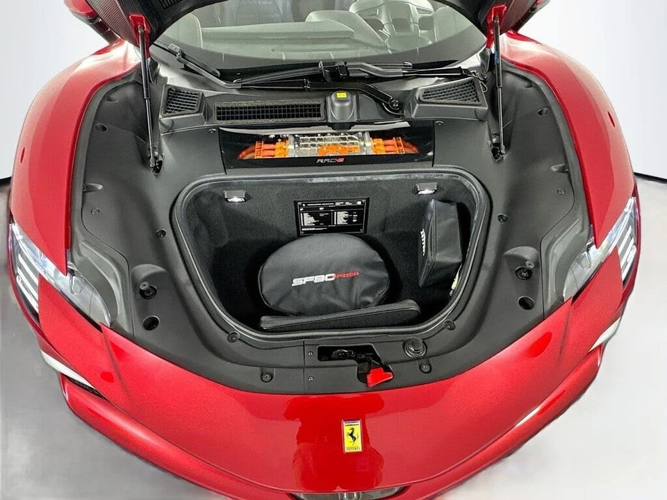 2025 Ferrari SF90 Spider - Image 26 of 31