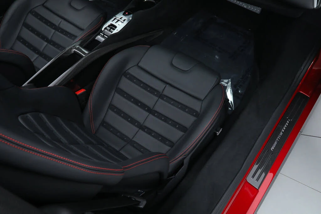 2025 Ferrari SF90 Spider - Image 29 of 31