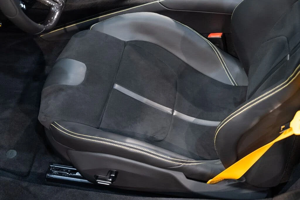2025 Ferrari SF90 Spider - Image 25 of 31
