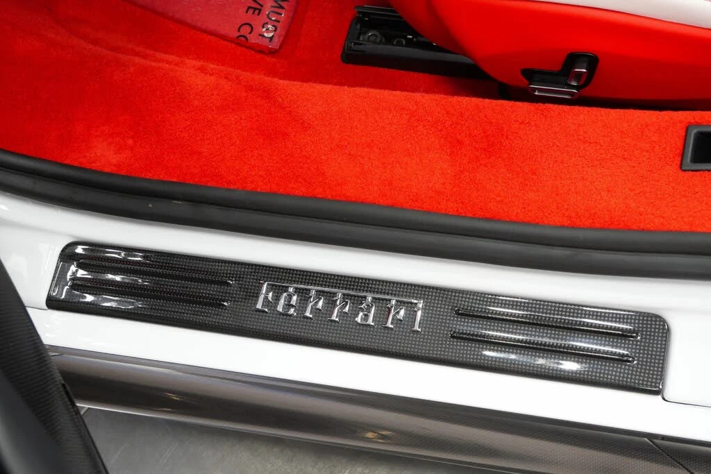 2025 Ferrari SF90 Spider - Image 29 of 31