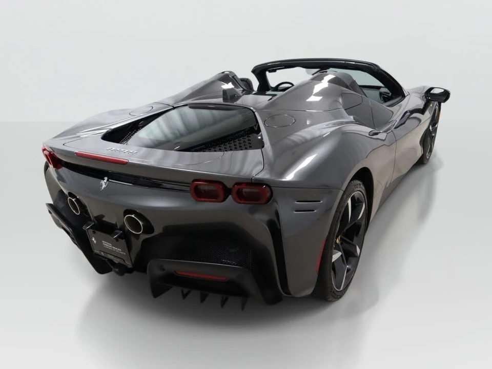2025 Ferrari SF90 Spider - Image 10 of 31