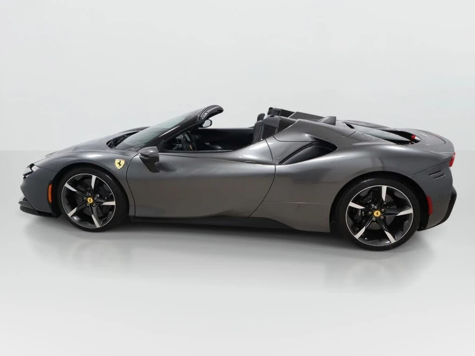 2025 Ferrari SF90 Spider - Image 16 of 31