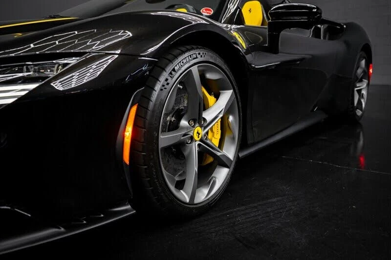 2025 Ferrari SF90 Spider - Image 12 of 31