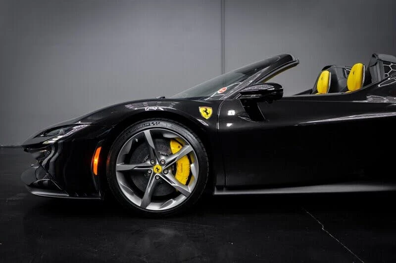 2025 Ferrari SF90 Spider - Image 5 of 31