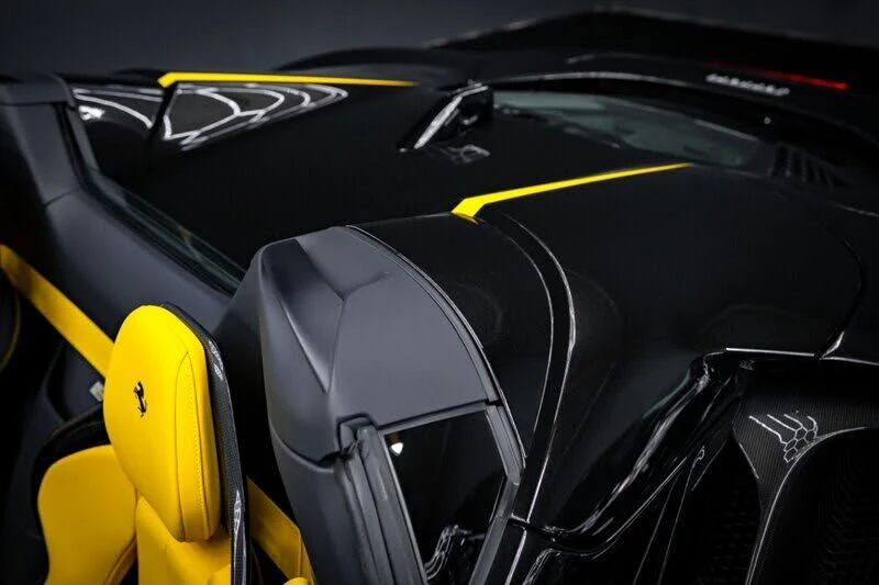 2025 Ferrari SF90 Spider - Image 18 of 31