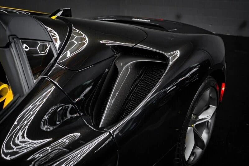 2025 Ferrari SF90 Spider - Image 17 of 31