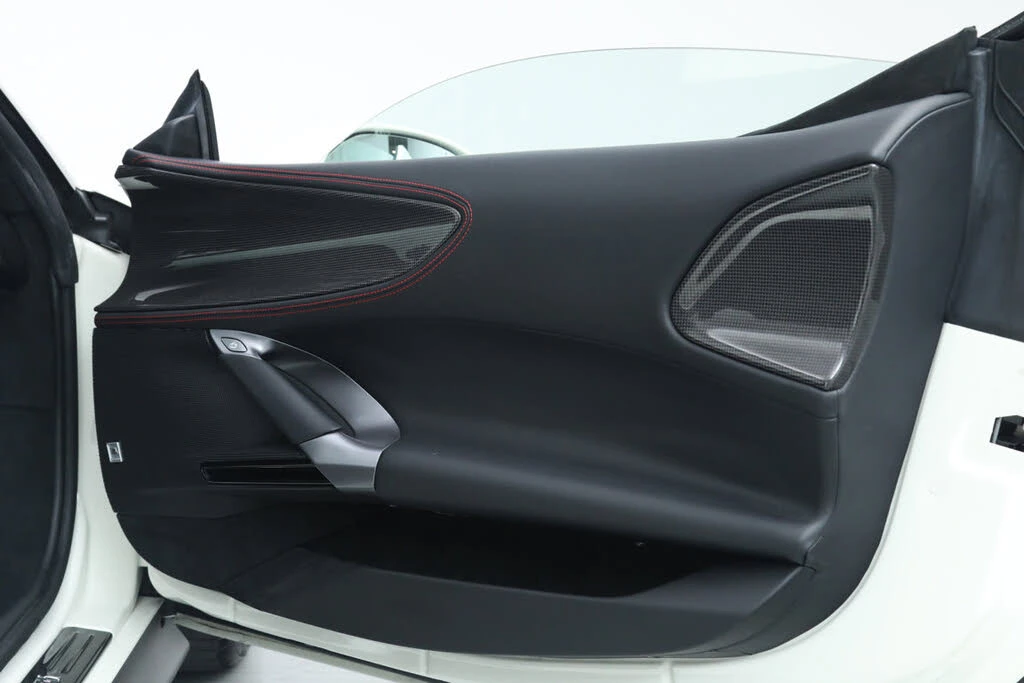 2025 Ferrari SF90 Spider - Image 21 of 31