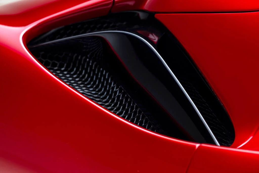 2025 Ferrari SF90 Spider - Image 18 of 31