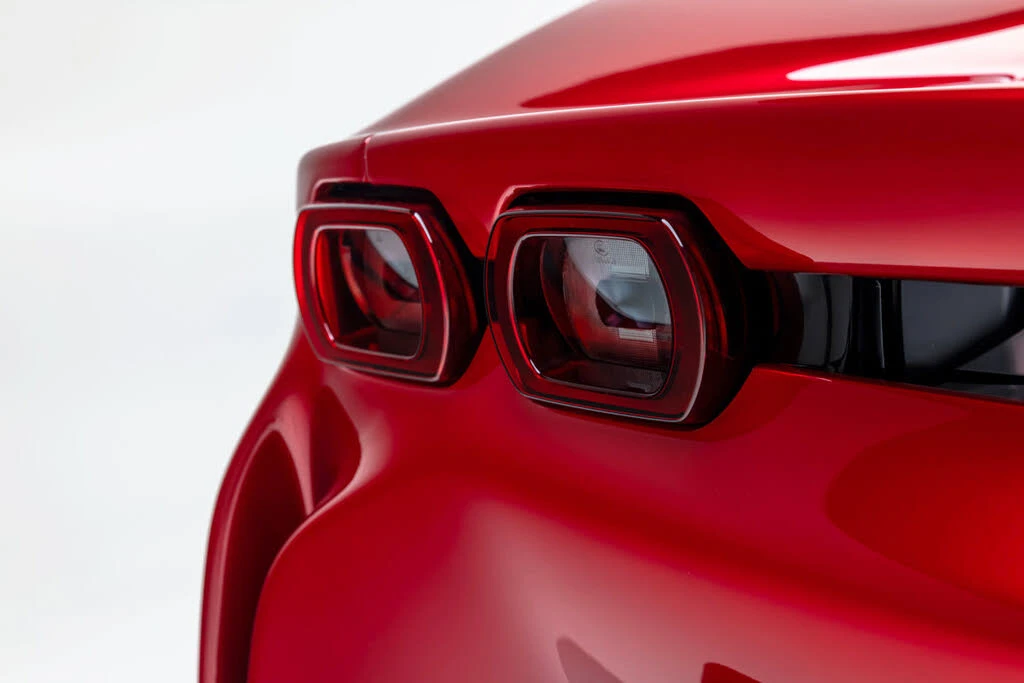 2025 Ferrari SF90 Spider - Image 20 of 31