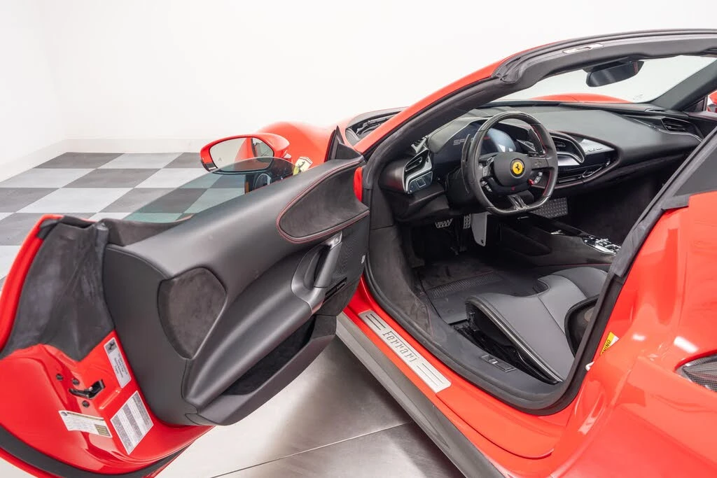 2025 Ferrari SF90 Spider - Image 22 of 31