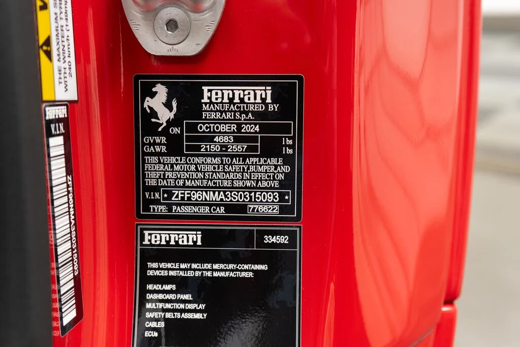 2025 Ferrari SF90 Spider - Image 19 of 31