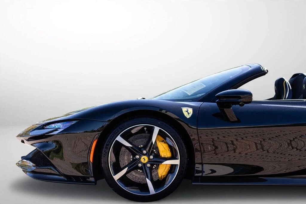 2025 Ferrari SF90 Spider - Image 29 of 31