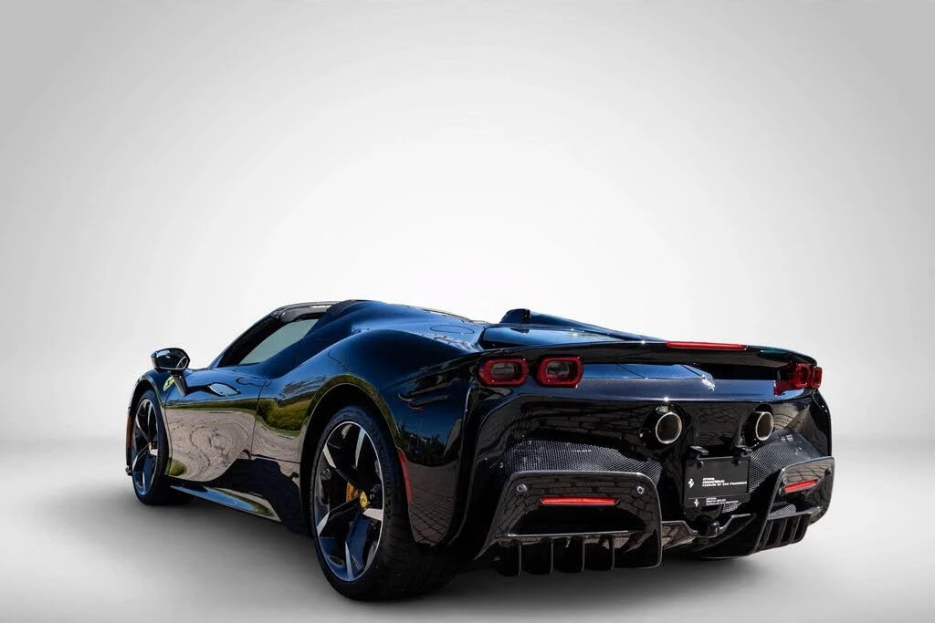 2025 Ferrari SF90 Spider - Image 27 of 31