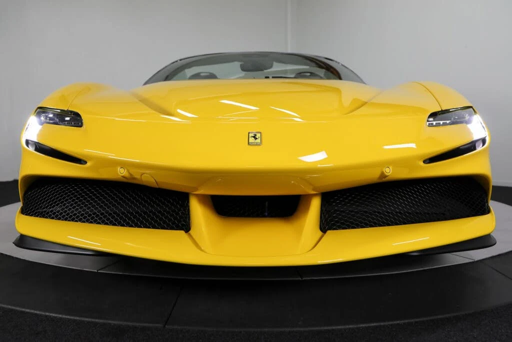 2025 Ferrari SF90 Spider - Image 17 of 31