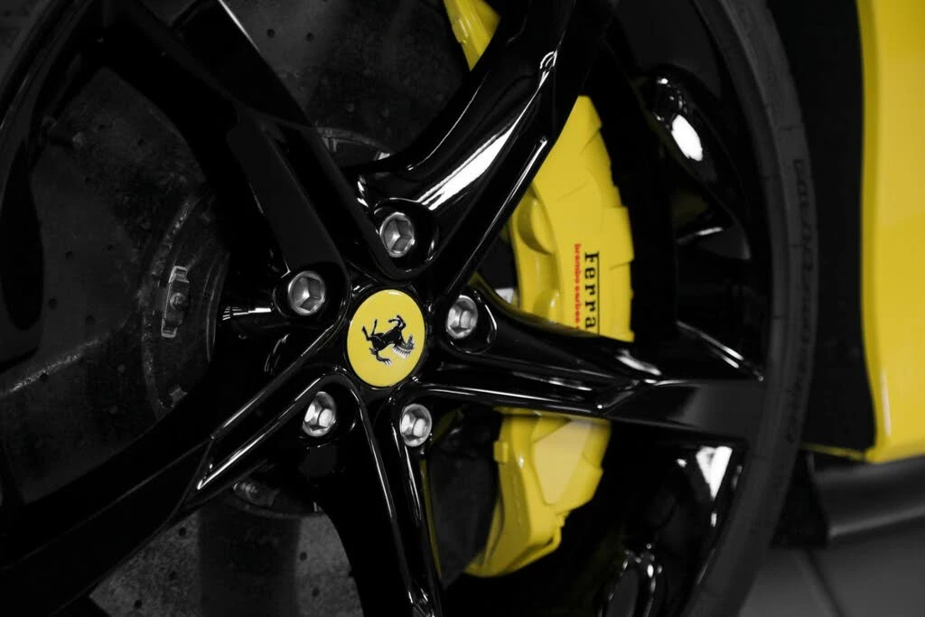 2025 Ferrari SF90 Spider - Image 19 of 31