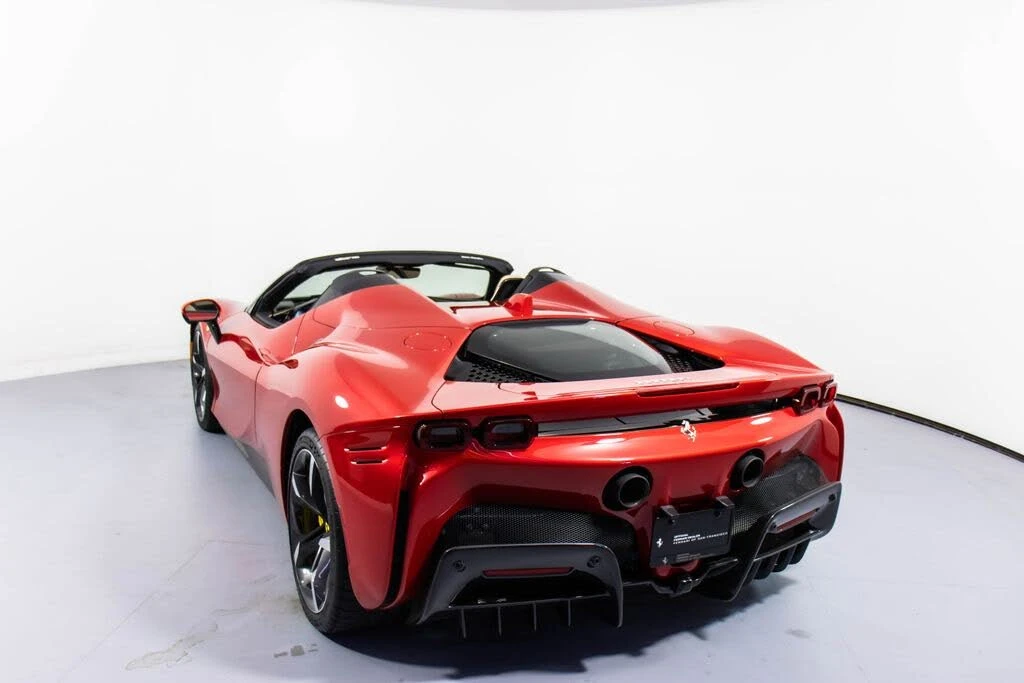 2025 Ferrari SF90 Spider - Image 25 of 31