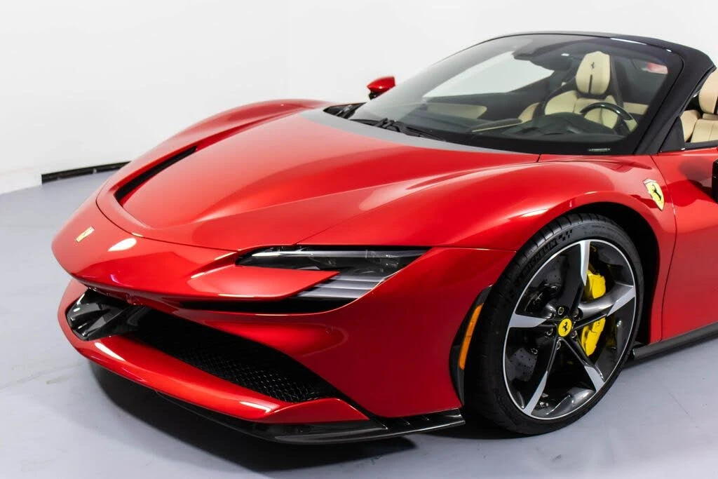 2025 Ferrari SF90 Spider - Image 30 of 31