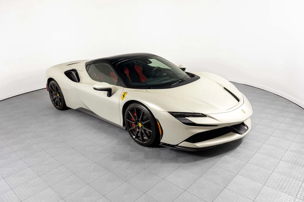 2025 Ferrari SF90 Spider - Image 26 of 31