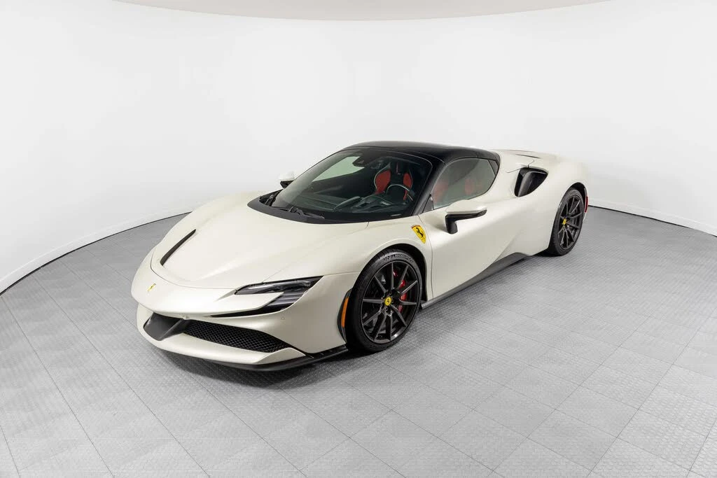 2025 Ferrari SF90 Spider - Image 22 of 31