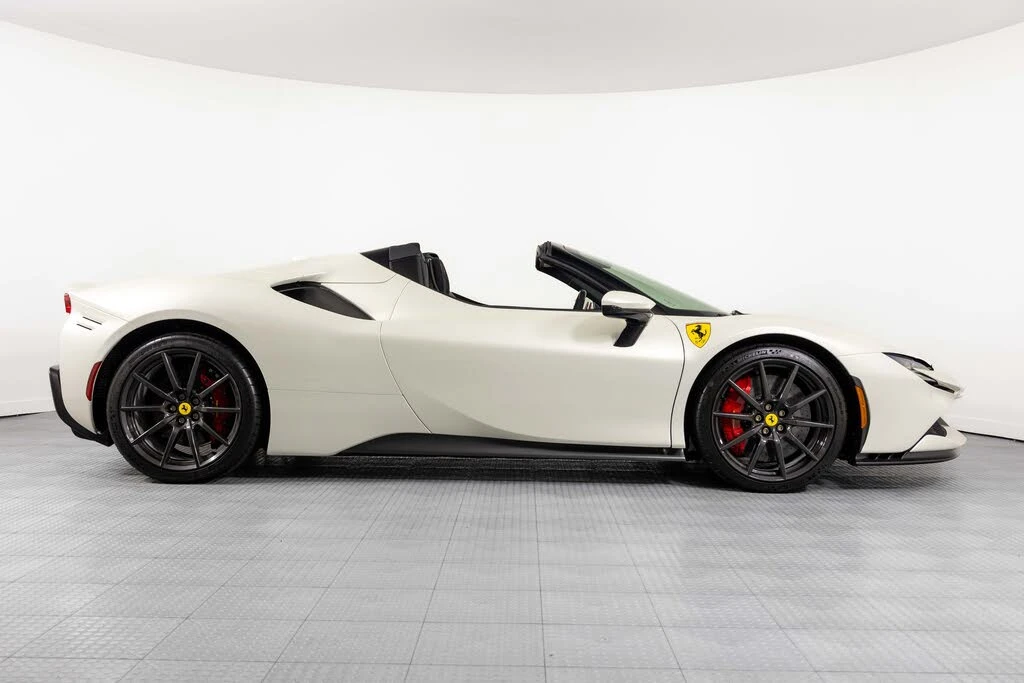 2025 Ferrari SF90 Spider - Image 21 of 31