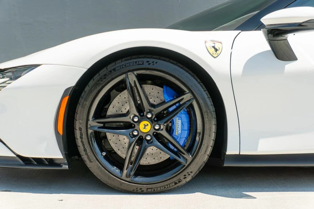 2025 Ferrari SF90 Spider - Image 19 of 31