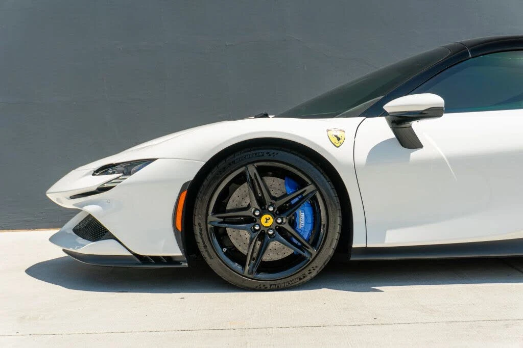 2025 Ferrari SF90 Spider - Image 18 of 31