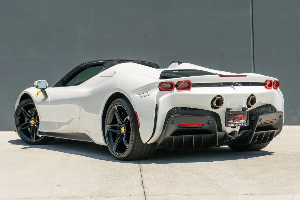 2025 Ferrari SF90 Spider - Image 10 of 31