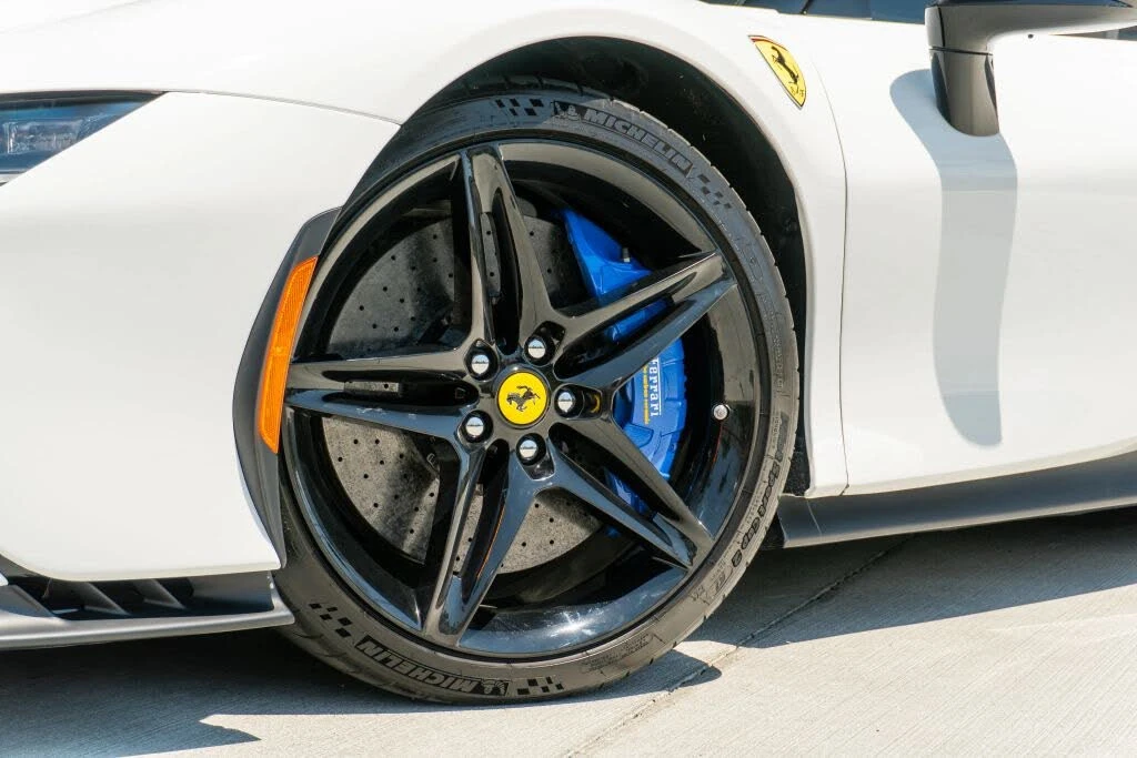 2025 Ferrari SF90 Spider - Image 26 of 31