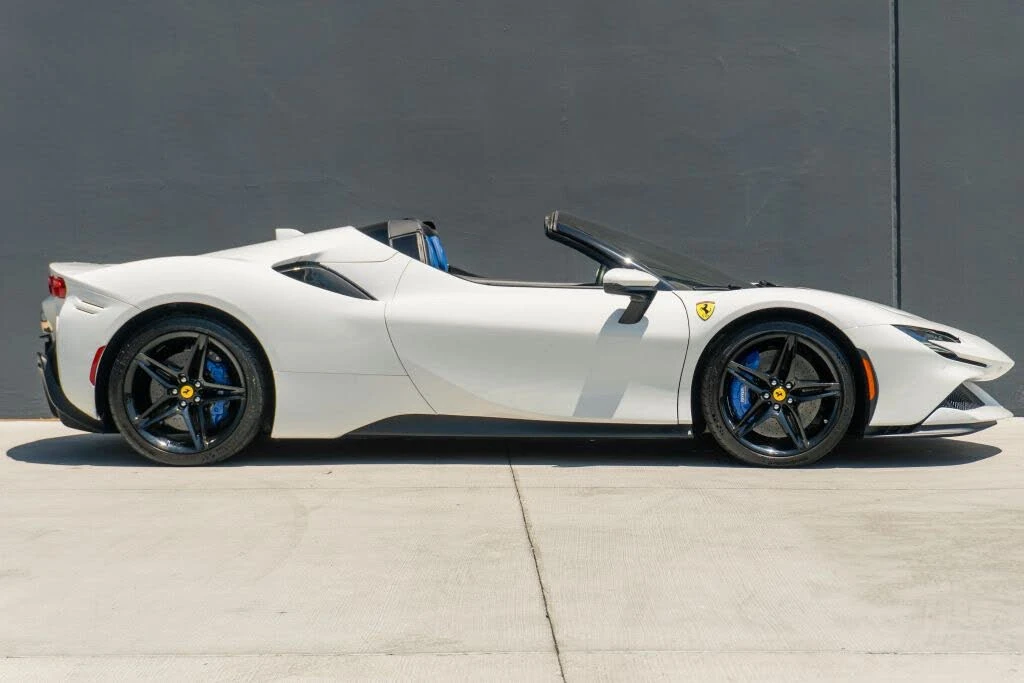2025 Ferrari SF90 Spider - Image 7 of 31