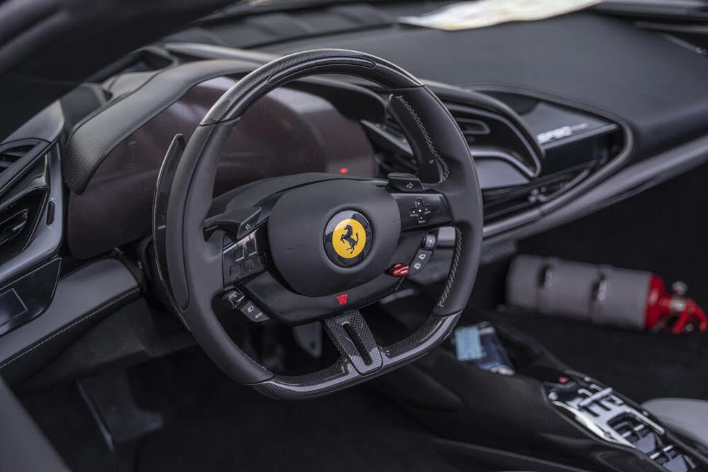 2025 Ferrari SF90 Spider - Image 18 of 31