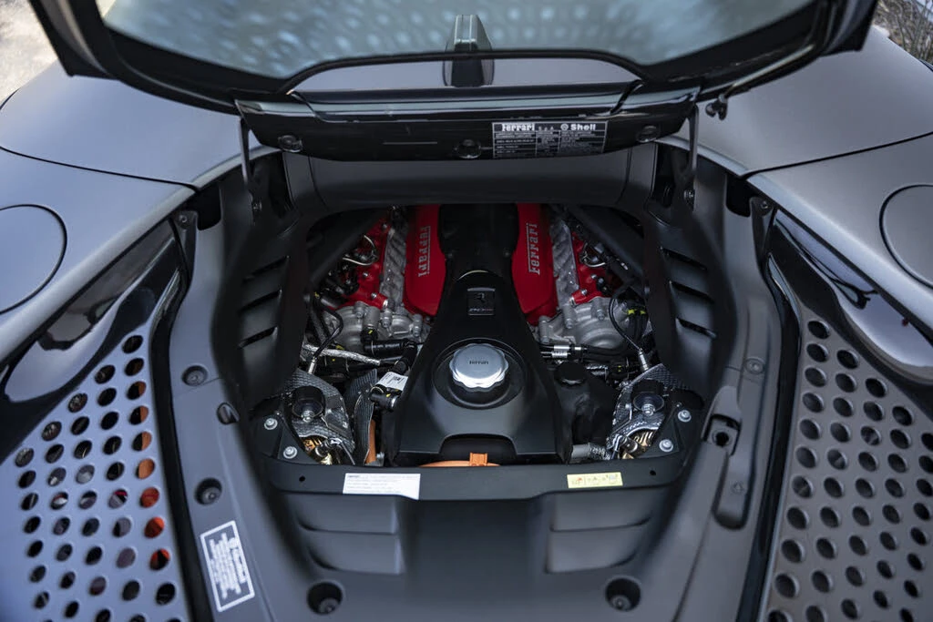 2025 Ferrari SF90 Spider - Image 27 of 31