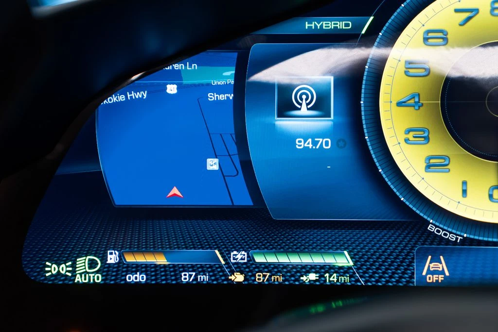 2025 Ferrari SF90 Spider - Image 25 of 31