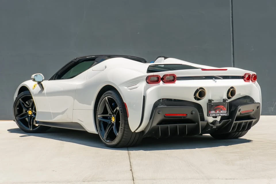 2025 Ferrari SF90 Spider - Image 9 of 20
