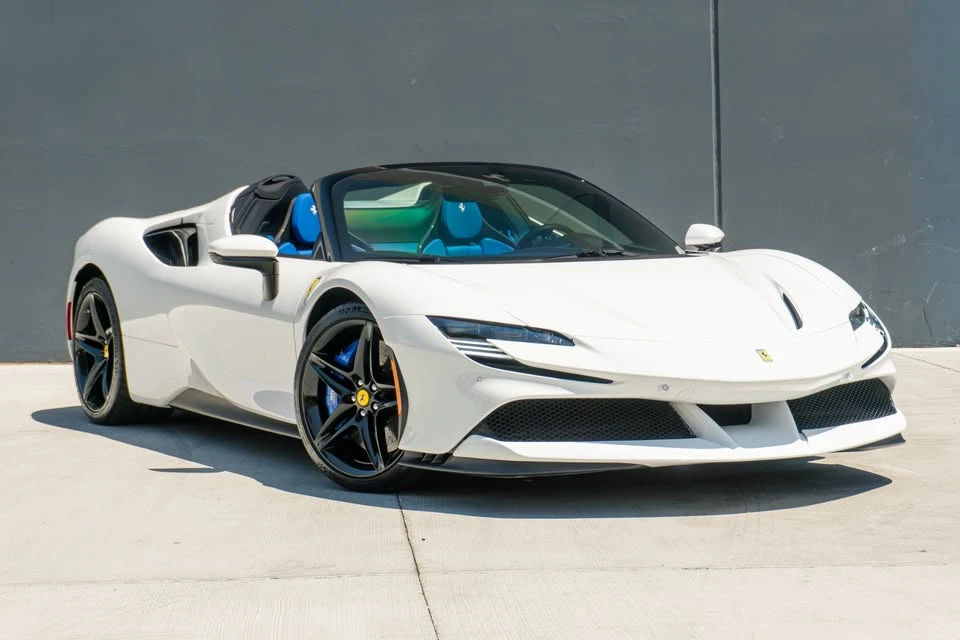 2025 Ferrari SF90 Spider - Image 5 of 20