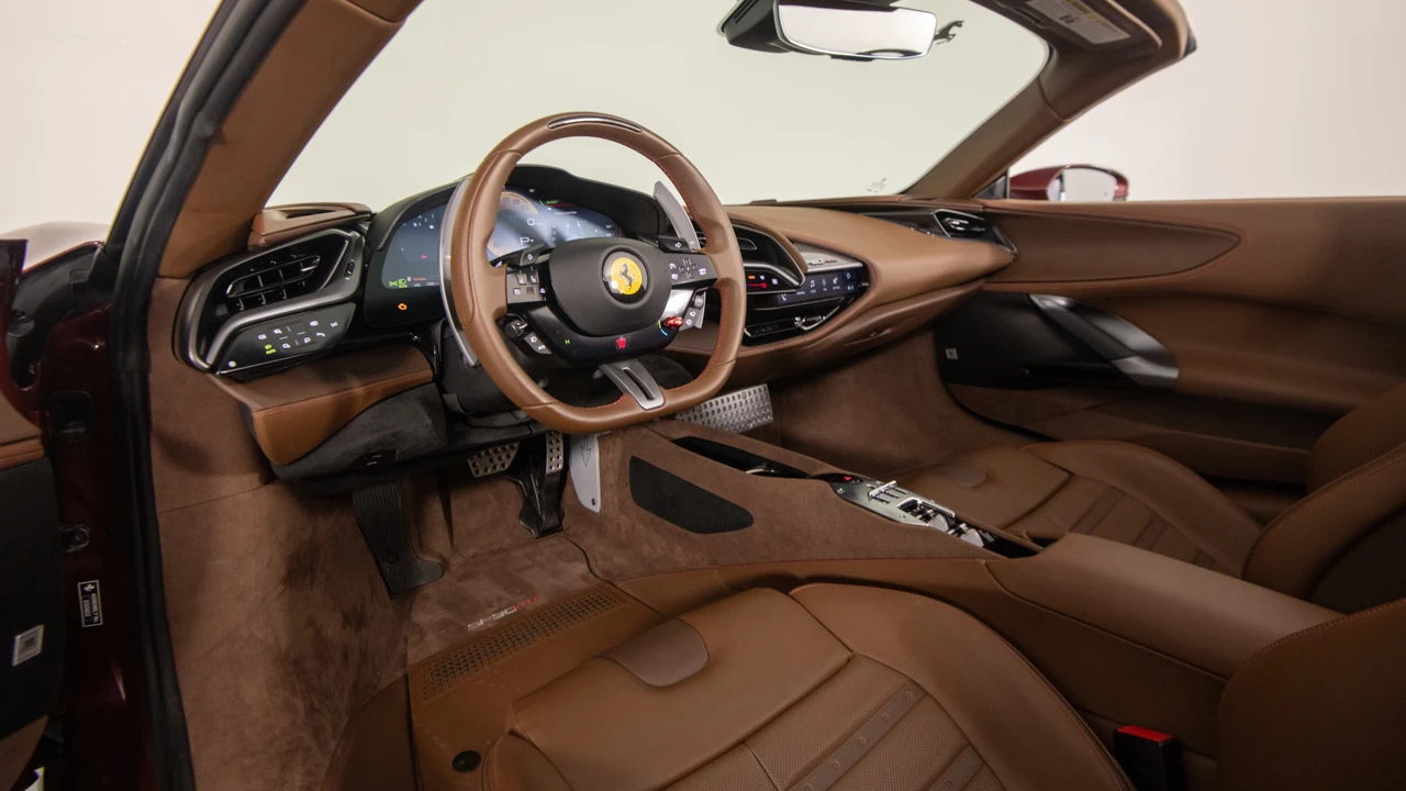 2025 Ferrari SF90 Spider - Image 28 of 31