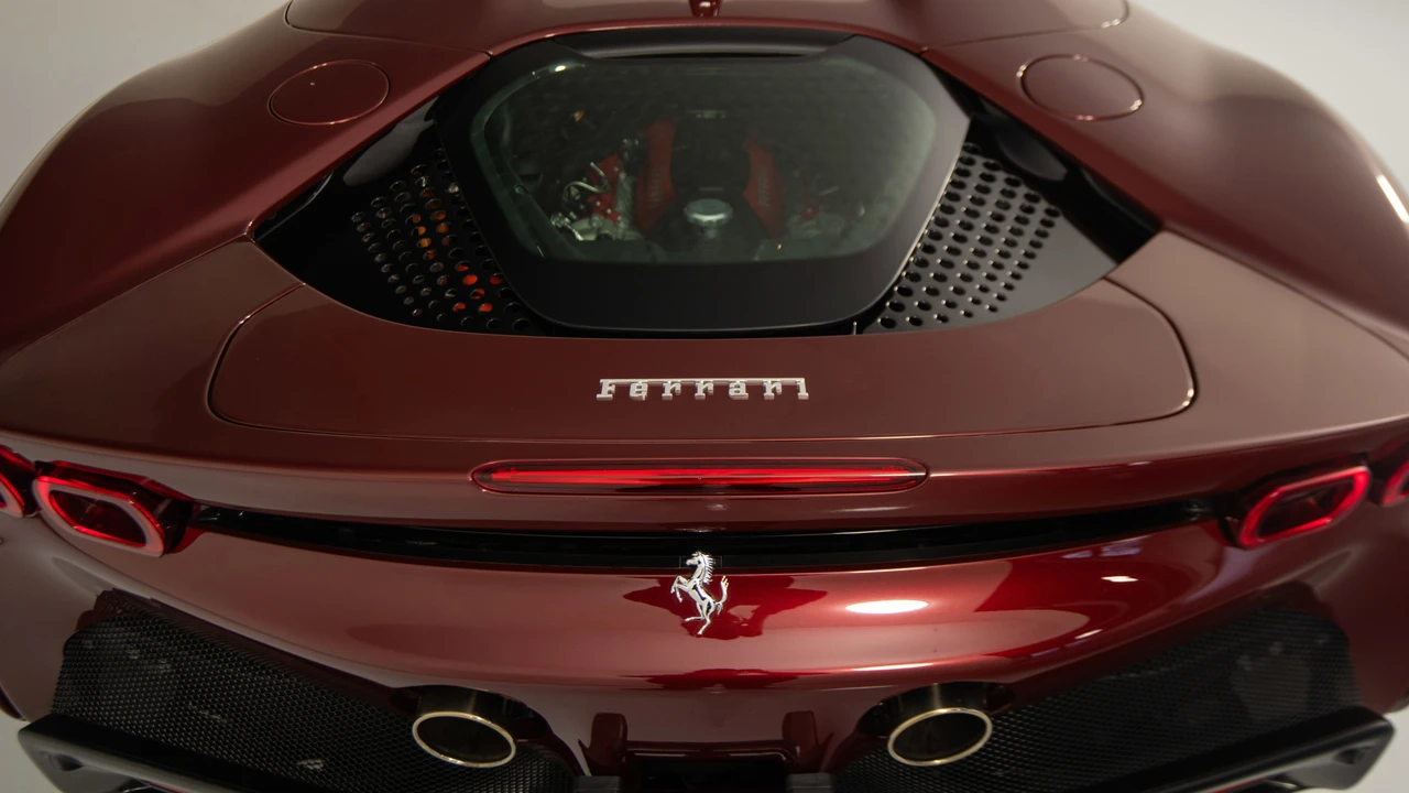2025 Ferrari SF90 Spider - Image 22 of 31