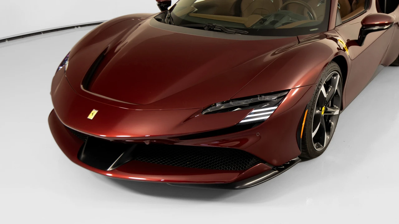 2025 Ferrari SF90 Spider - Image 21 of 31